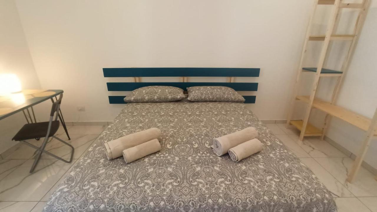 Appartamento Amedeo House Bari Esterno foto