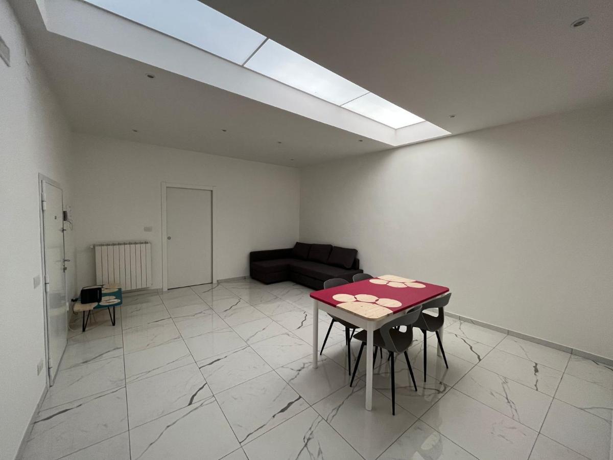 Appartamento Amedeo House Bari Esterno foto